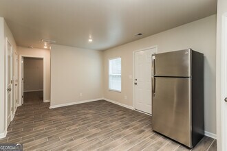 135 Sonoma Wood Trl in Covington, GA - Building Photo - Building Photo