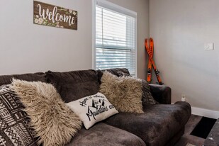 37 W Robert Ave in South Salt Lake, UT - Building Photo