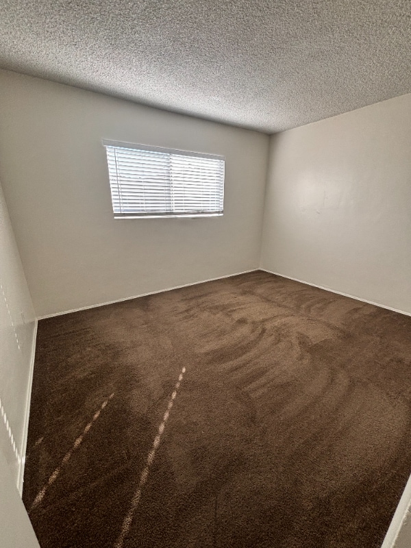 950 S Gilbuck Dr, Unit D in Anaheim, CA - Building Photo - Building Photo