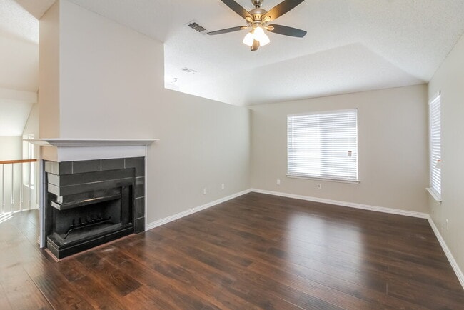 1115 Colbert Ln in Duncanville, TX - Building Photo - Building Photo