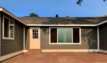 3677 Lakeshore Blvd in Lakeport, CA - Building Photo - Building Photo