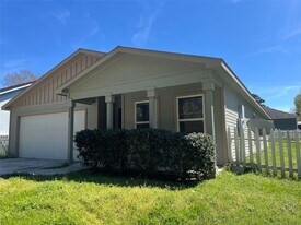 339 Red Clover in Livingston, TX - Building Photo