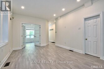 21 Wroxeter Ave in Toronto, ON - Building Photo - Building Photo