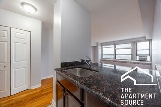 4180 N Marine Dr, Unit 1206 in Chicago, IL - Foto de edificio - Building Photo