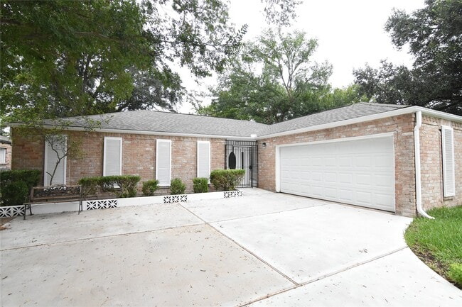 property at 13710 Ella Lee Ln