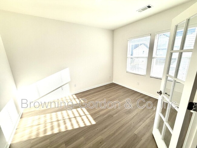 106 Glacier Wy in La Vergne, TN - Building Photo - Building Photo