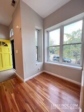 1016 11th St NE in Washington, DC - Foto de edificio - Building Photo