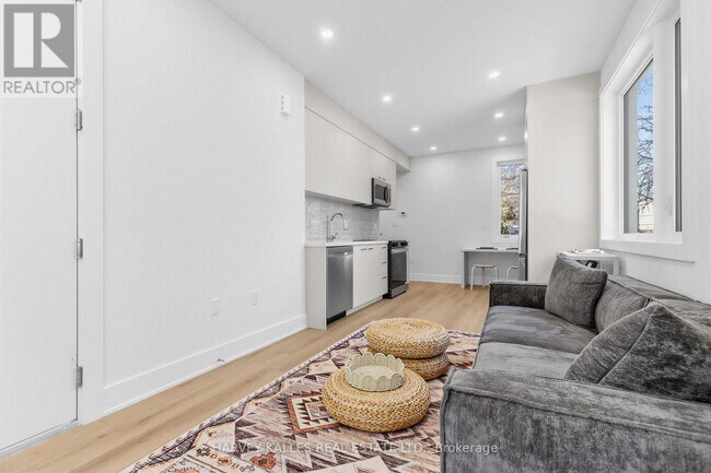 45 Bellevue Ave in Toronto, ON - Building Photo - Building Photo