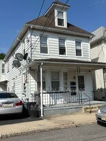 4 Henshaw Ct in Phillipsburg, NJ - Building Photo