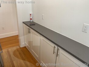 170 Maple St, Unit #111 in Malden, MA - Building Photo - Building Photo