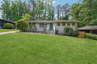 3483 Glensford Dr in Decatur, GA - Building Photo