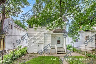 751 5th St NW in Grand Rapids, MI - Building Photo - Building Photo