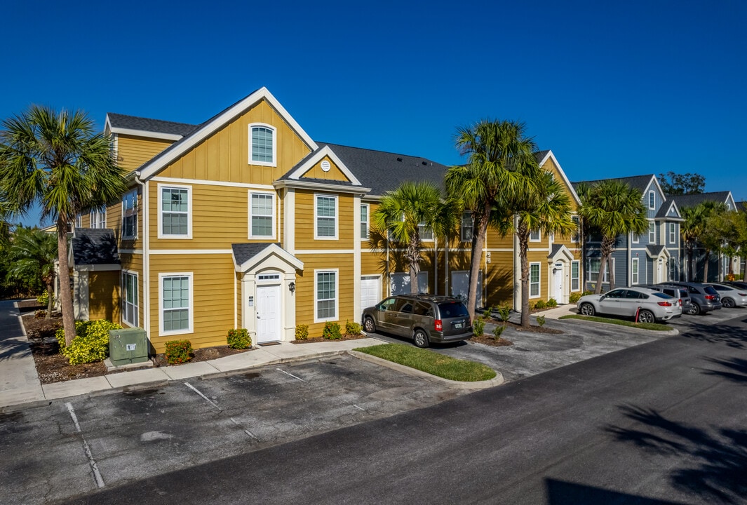 Admirals Walk in Sarasota, FL - Building Photo