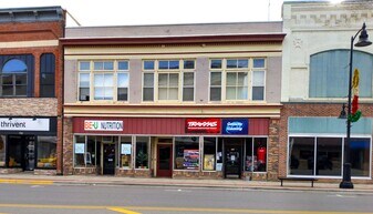 715 5th Ave, Unit Apt 4 in Antigo, WI - Building Photo