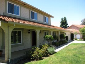 122 Los Patios in Los Gatos, CA - Building Photo