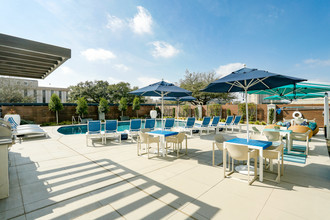 The Cabochon at River Oaks in Houston, TX - Building Photo - Building Photo