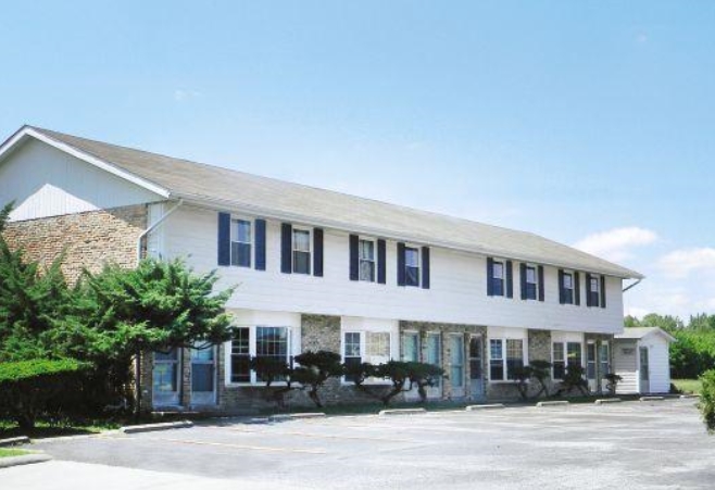 Coachlight Apartments in Carbondale, IL - Building Photo