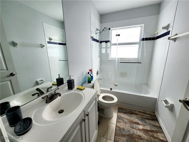 property at 6270 Huntington Lakes Cir