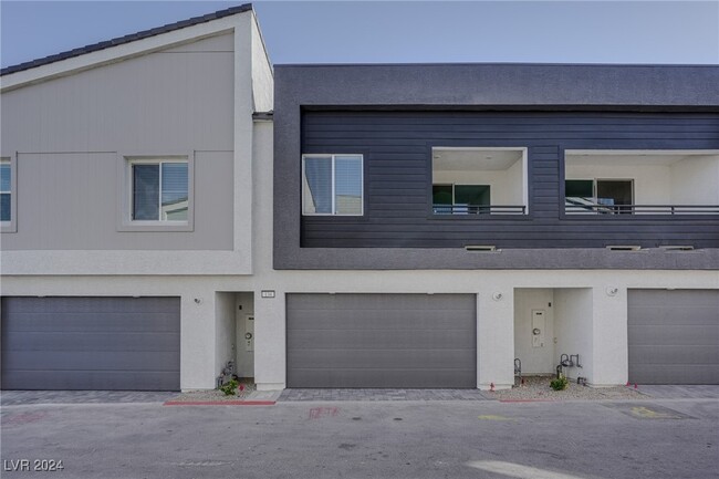 134 Laguna Cmns Ln in Henderson, NV - Foto de edificio - Building Photo