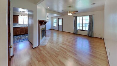 1241 Capitol Dr in Edmond, OK - Building Photo - Building Photo