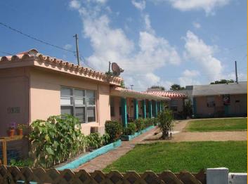 Hollywood Manor - Subdivision in Hollywood, FL - Building Photo