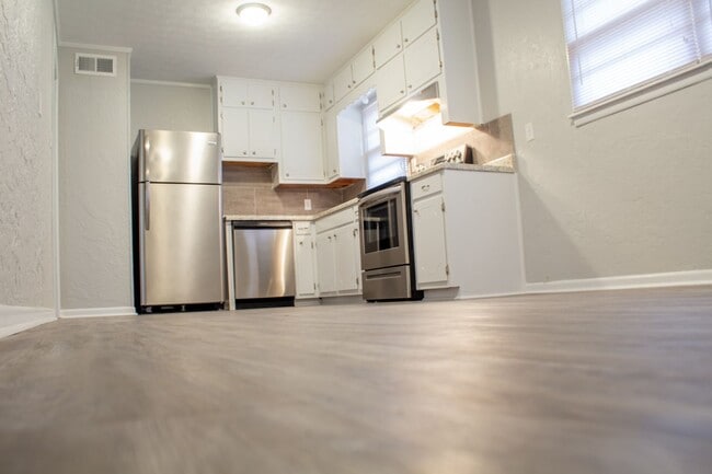 111 Marie Ave SW in Jacksonville, AL - Building Photo - Building Photo