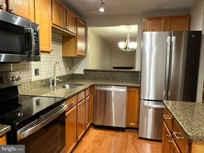 5803 Norham Dr in Alexandria, VA - Building Photo - Building Photo