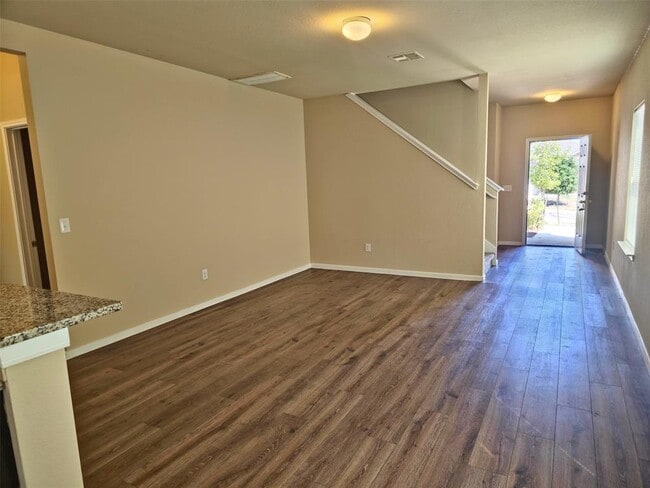 15201 Bullbrier Rd in Austin, TX - Foto de edificio - Building Photo