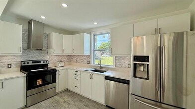 701 New York Ave in St. Cloud, FL - Building Photo - Building Photo