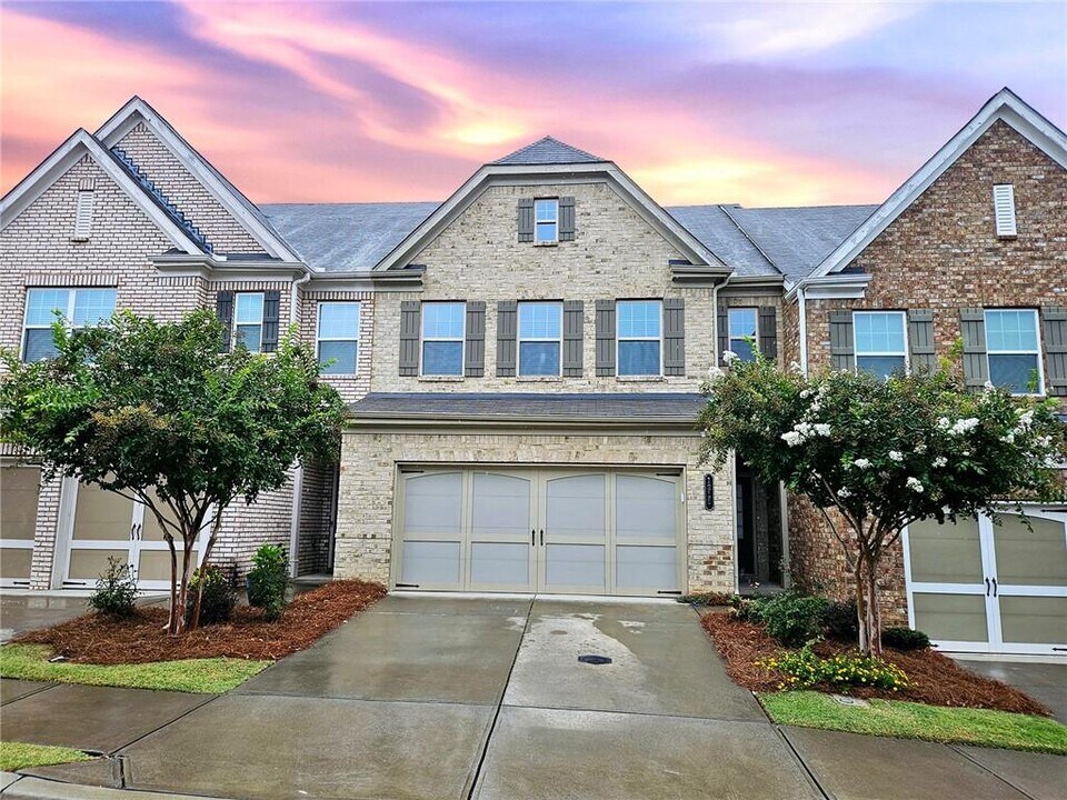 1216 Fischer Trace in Cumming, GA - Building Photo