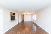 2745 W Gregory St, Unit 1 in Chicago, IL - Foto de edificio - Building Photo