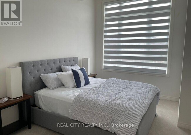 11 Hager Crk Ter in Hamilton, ON - Building Photo - Building Photo