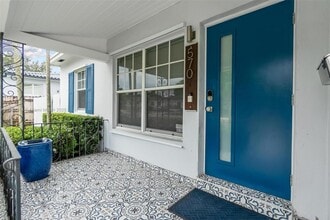 570 SW 45th Ave in Coral Gables, FL - Building Photo - Building Photo