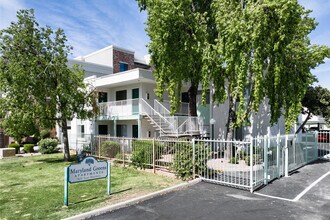Maryland Green Apartments in Phoenix, AZ - Foto de edificio - Building Photo