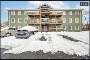 3230 E John Hinkle Pl, Unit B in Bloomington, IN - Building Photo
