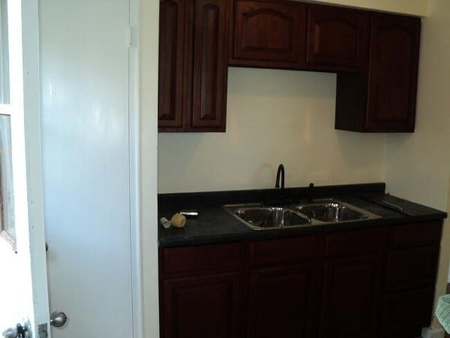 property at 1833 Sterling Ave