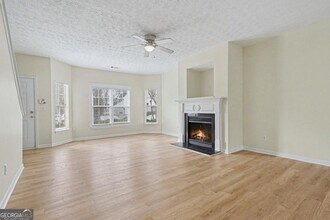 2545 Walden Lake Dr in Decatur, GA - Foto de edificio - Building Photo