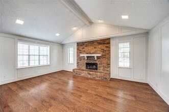 1700 Tree House Ln in Plano, TX - Foto de edificio - Building Photo