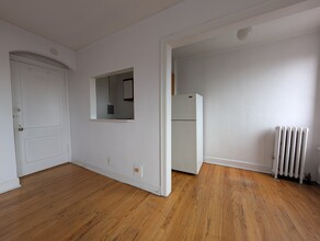 3346 N Marshfield Ave, Unit 410 in Chicago, IL - Building Photo - Building Photo