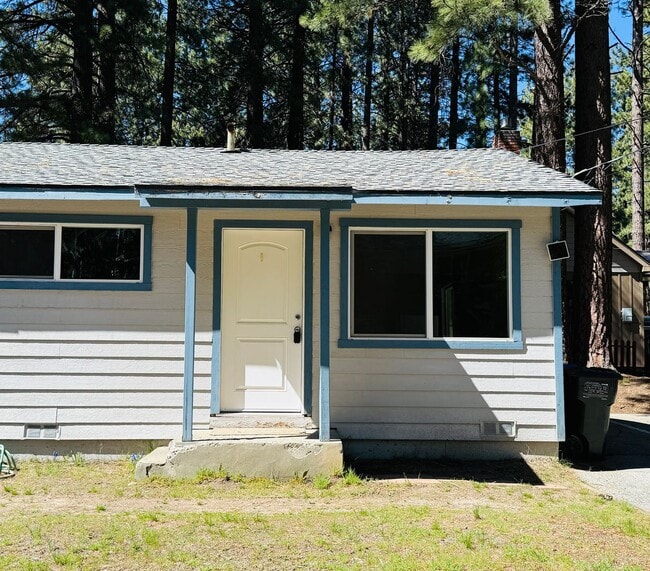 2505 Kubel Ave in South Lake Tahoe, CA - Building Photo - Building Photo