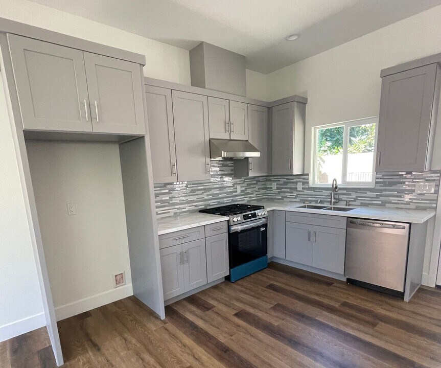 17686 Mango Cir in Fountain Valley, CA - Building Photo