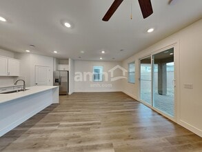 5808 Fly Fisher St in Las Vegas, NV - Foto de edificio - Building Photo