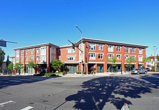 Leland Place in Kirkland, WA - Building Photo - Building Photo