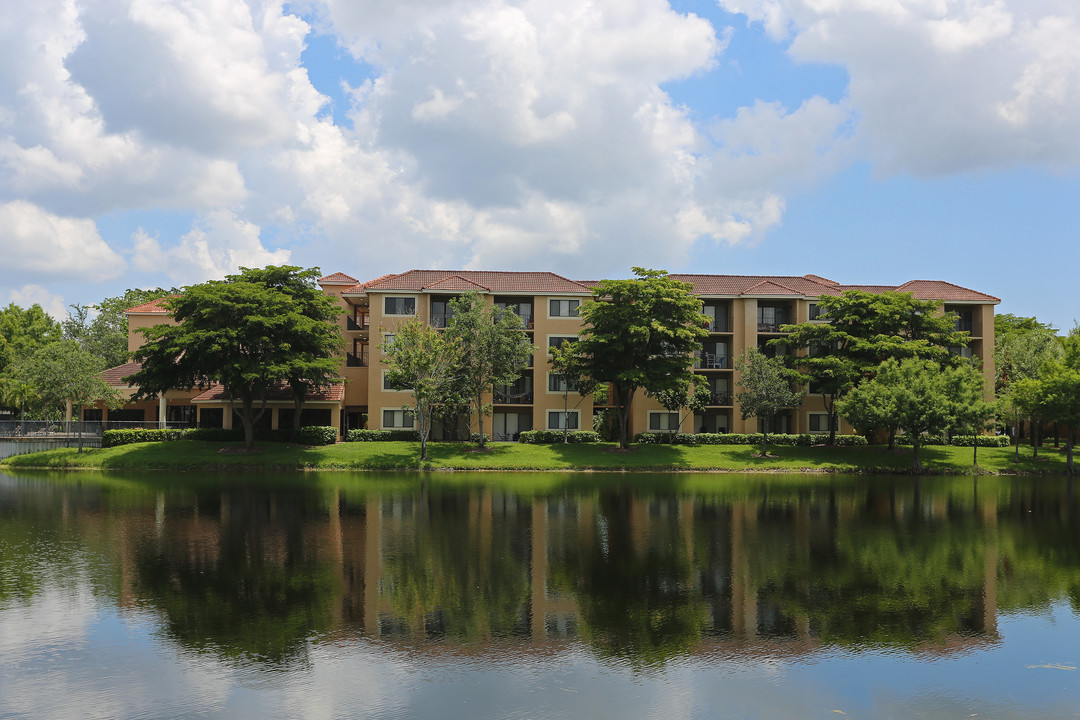 The Reserve at Ashley Lake in Boynton Beach, FL - Building Photo