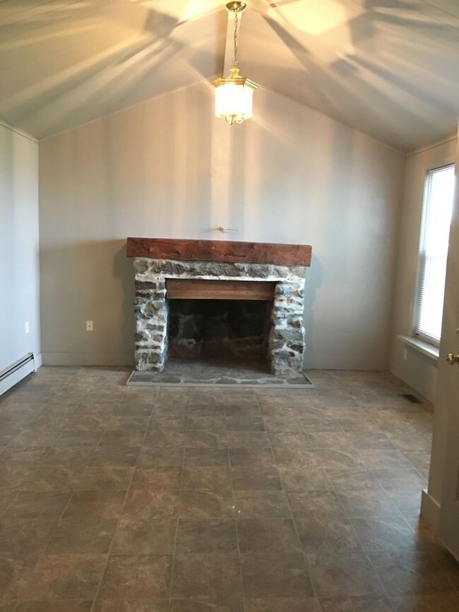 3356 Days Mill Rd in York, PA - Building Photo - Building Photo