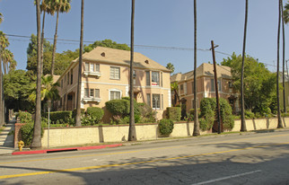 7415 Hollywood Blvd Apartments