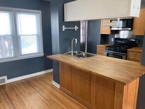 954 Cleveland Ave S, Unit 954 in St. Paul, MN - Foto de edificio - Building Photo