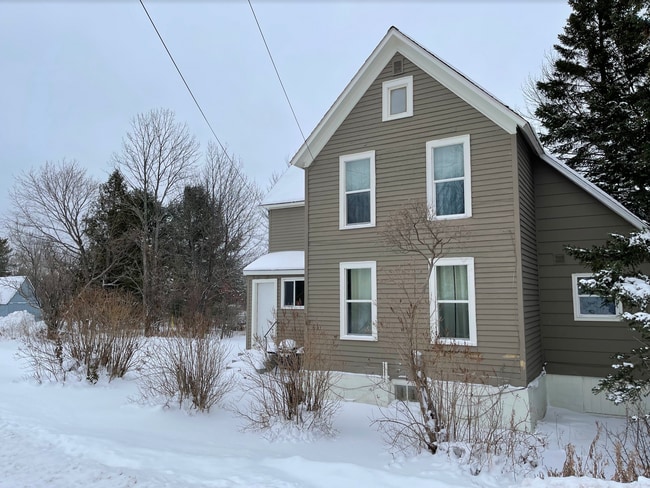 property at 1006 E Sharon Ave