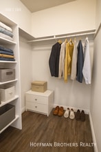 140 N Hoover St, Unit 109 in Los Angeles, CA - Foto de edificio - Building Photo