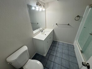 25861 Marguerite Pkwy in Mission Viejo, CA - Foto de edificio - Building Photo